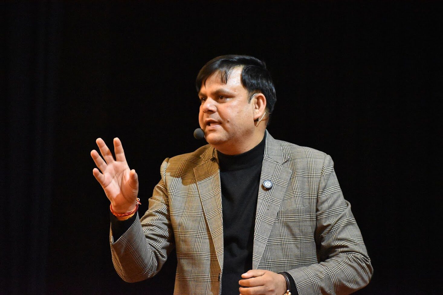 Amar Choudhary presenting SAFAL program