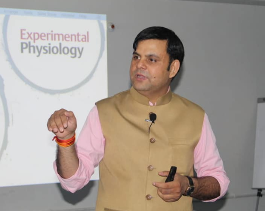 Amar Choudhary speaking at an event